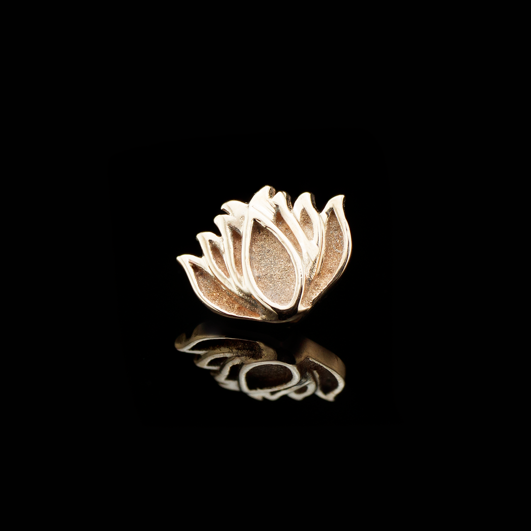 Sandblasted Relief Lotus Threaded End